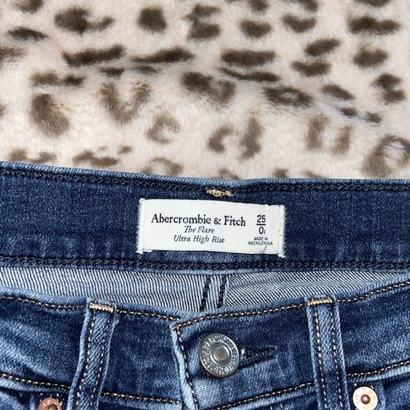 Abercrombie and fitch jeans - Picture 3 of 3